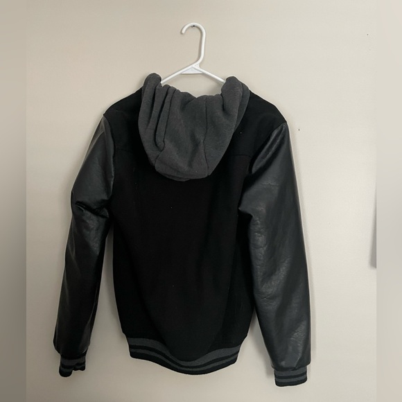 Men’s Stylish Black Varsity Jacket - Picture 2 of 3